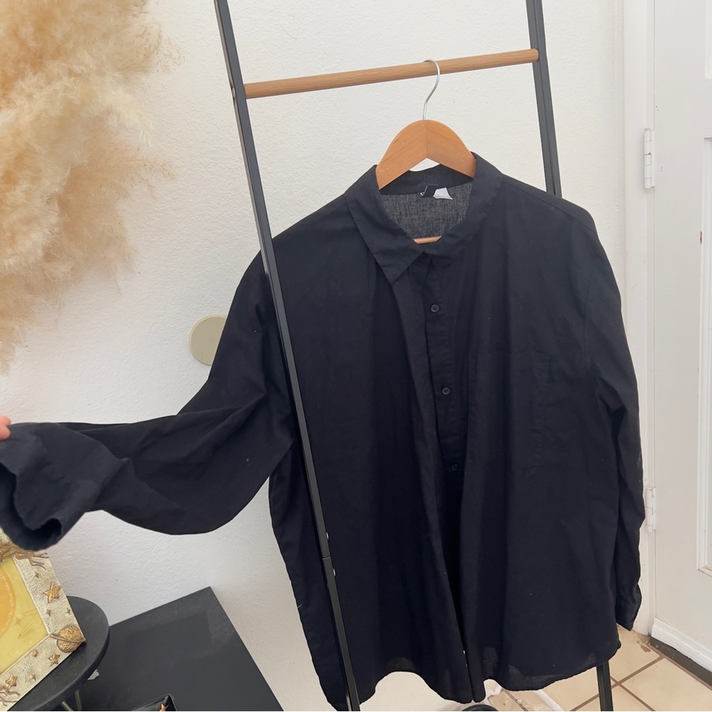 H&M - black lightweight button up